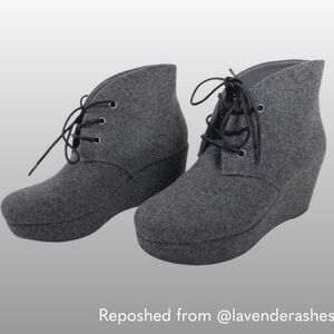 Kenan Wedge Ankle Booties Gray Felt Lace-Up Platforms Sz 8